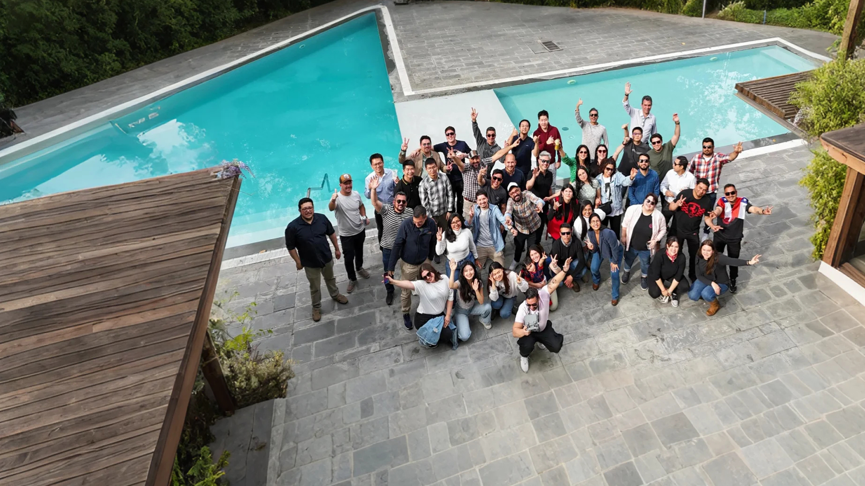 坚韧 · 拥有穿越变化与挑战的定力，步履稳健，前行不止。