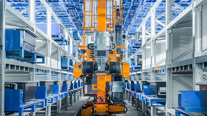 阳光电源持续加速数字化转型，从业务架构、应用架构、数据架构和技术架构四个维度展开数字化建设。坚持“打造数智阳光，实现全球引领”，逐步实现企业的数字化、智能化，支撑数字化工厂建设。